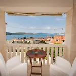 Stil - With Balcony And Sea View 103 Daire