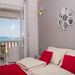 Stil - With Balcony And Sea View 103 * Trogir